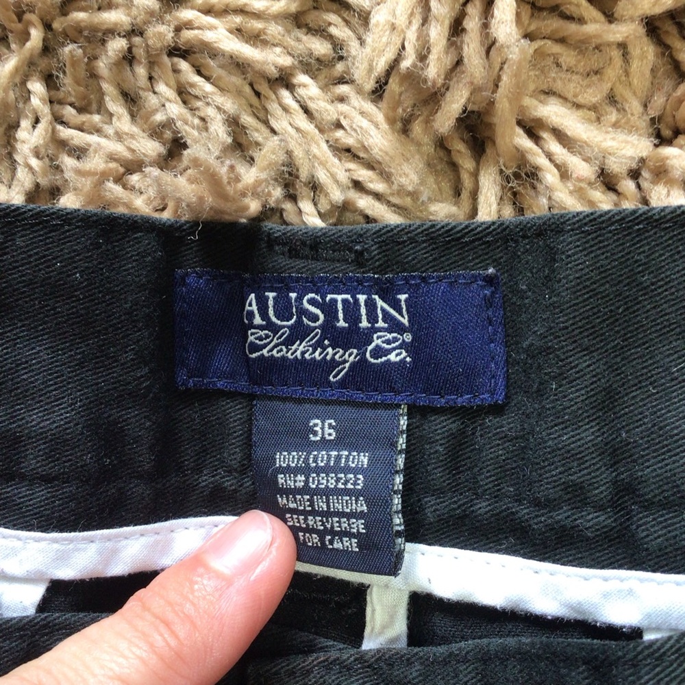 Men’s cargo shorts - Picture 3 of 3